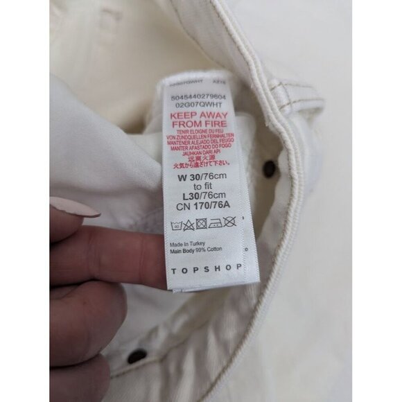 TOPSHOP women's 30" x 24" off white cropped jeans distressed edge 24" inseam H7 - Picture 6 of 8